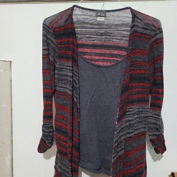 Grey/Red top - Picture 1 of 3